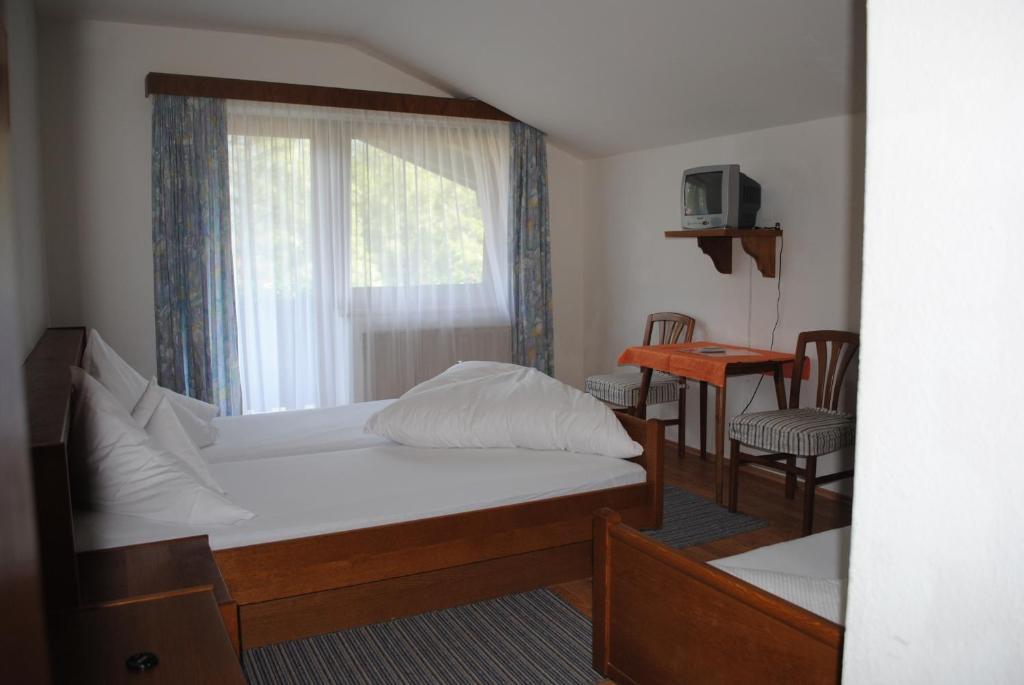 Pension Larchenhof Maurach  Szoba fotó